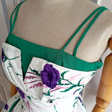 Cargar imagen en el visor de la galería, 1950s - SAMBO FASHIONS - Spectacular Novelty Dress - W27 (68cm)

