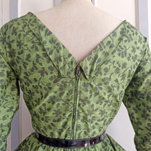 Load image into Gallery viewer, 1950s - HORROCKSES, UK - Stunning Green Floral Dress - W29 (74cm)
