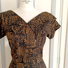 Load image into Gallery viewer, 1950s - Stunning Night in the City Novelty Print Cocktail Dress - W28 (72cm)
