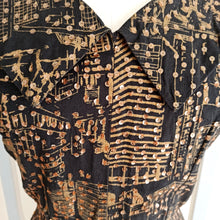 Charger l&#39;image dans la galerie, 1950s - Stunning Night in the City Novelty Print Cocktail Dress - W28 (72cm)
