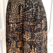 Charger l&#39;image dans la galerie, 1950s - Stunning Night in the City Novelty Print Cocktail Dress - W28 (72cm)
