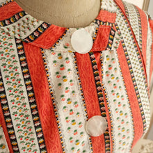 Cargar imagen en el visor de la galería, 1950s 1960s - Adorable Floral Print Cotton Dress - W31 (78cm)
