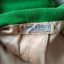 Laden Sie das Bild in den Galerie-Viewer, 1940s - Stunning Green Suede Vest Jacket - W26/27.5 (66/70cm)
