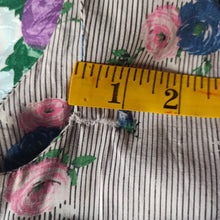 Cargar imagen en el visor de la galería, 1950s - Adorable Roseprint Stripes Cotton Dress - W27 (68cm)
