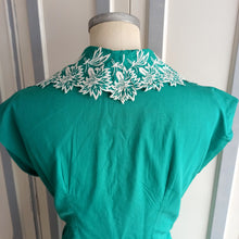 Load image into Gallery viewer, 1950s - Gorgeous Green Pockets Cotton Dress - W31.5 (80cm)
