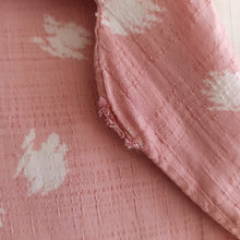 Laden Sie das Bild in den Galerie-Viewer, 1950s - Adorable Antique Pink Silk Dress - W32 (82cm)
