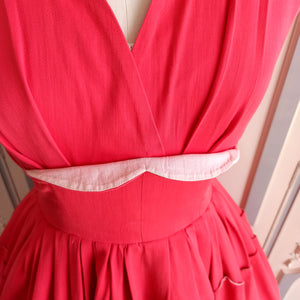 1950s - Gorgeous Rouge Petals Gabardine Rayon Dress - W27.5 (70cm)