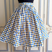 Cargar imagen en el visor de la galería, 1950s - Furstenberg - Fabulous Arlequin Pocket Cotton Skirt - W27.5 (70cm)
