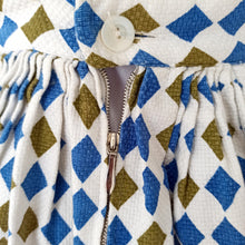 Cargar imagen en el visor de la galería, 1950s - Furstenberg - Fabulous Arlequin Pocket Cotton Skirt - W27.5 (70cm)
