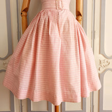 Load image into Gallery viewer, 1950s - Adorable Pink Vichy Belted Cotton Dress - W24 (60cm)
