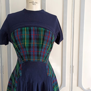 1940s - Fabulous Winter Scottish Plaid Wool Dress - W25 (64cm)
