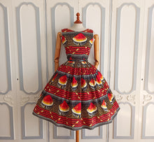 Load image into Gallery viewer, 1950s - Gorgeous French Shacks Novelty Print Cotton Dress - W30 (76cm)

