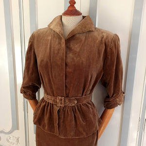 1940s - Stunning & Elegant Brown Velvet Dress - W27.5 (70cm)