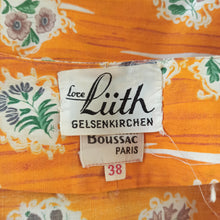 Carica l&#39;immagine nel visualizzatore di Gallery, 1950s - Spectacular Orange Floral Cotton Dress - W29 (74cm)
