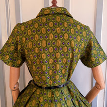 Load image into Gallery viewer, 1950s 1960s - Gorgeous Abstract Green Purple Cotton Dress - W28 (72cm)
