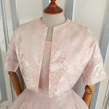Cargar imagen en el visor de la galería, 1950s - Spectacular Antique Pink Silk Bolero Dress  - W26 (66cm)

