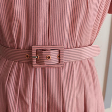 Carica l&#39;immagine nel visualizzatore di Gallery, 1940s - UNWORN - Gorgeous Pink Striped Silk Dress - W27.5 (70cm)
