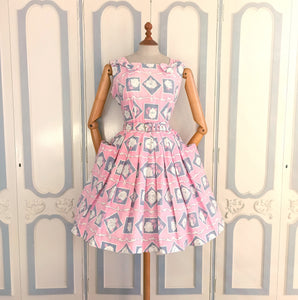 1950s - Adorable Pink Rose Pockets Cotton Dress - W28.5 (72cm)
