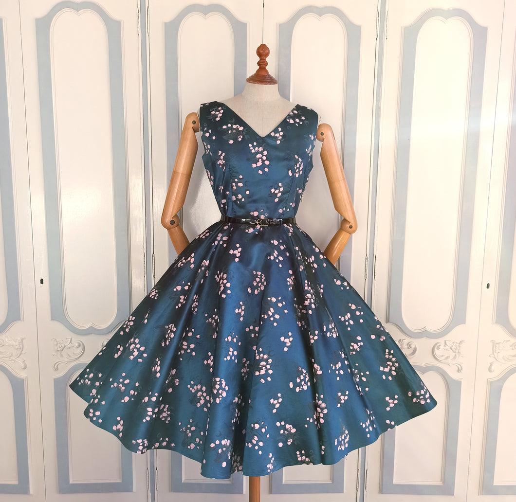 1950s - Stunning Blue Satin Full Skirt Dress - W26 (66cm)