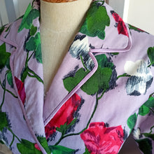 Cargar imagen en el visor de la galería, 1950s - Fabulous Lilac Rose Print Dress - W29 (74cm)
