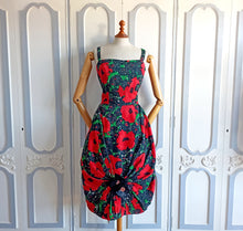 Load image into Gallery viewer, 1950s - Stunning Poppies Waffle Cotton Cocktail Dress - W24 (62cm)
