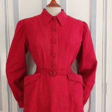 Cargar imagen en el visor de la galería, 1940s - Gorgeous Red Soft Flannel Winter Dress - W32 (82cm)

