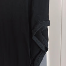 Laden Sie das Bild in den Galerie-Viewer, 1930s 1940s - Gorgeous Black Sheer Crepe Dress+Underdress - W27 (68cm)
