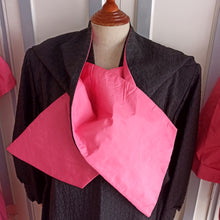 Load image into Gallery viewer, 1950s 1960s - Stunning 3pc Pink &amp; Black Silk Suit + Duster - W30 (76cm)
