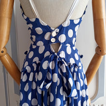 Laden Sie das Bild in den Galerie-Viewer, 1940s - Gorgeous Blue Polkadots Rayon Bolero Dress - W27 (68cm)

