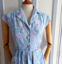 Load image into Gallery viewer, 1940s - Adorable Blue Abstract Print Rayon Dress - W27 (68cm)

