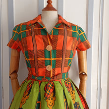 Cargar imagen en el visor de la galería, 1950s - Rare &amp; Fabulous Scottish Novelty Print Cotton Dress - W26 (66cm)
