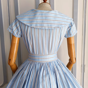 1950s - Adorable Shawl Collar Belted Cotton Dress - W29 (74cm)