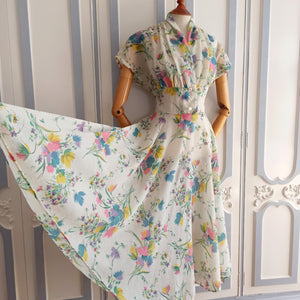 1940s - Spectacular Floral Print Sheer/Nylon Dress - W29 (74cm)