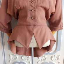 Charger l&#39;image dans la galerie, 1940s - Ed-Mar, USA - Spectacular Beaded Crepe Jacket - W30&quot; (76cm)
