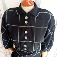 Load image into Gallery viewer, 1940s - Stunning Black &amp; Green Winter Wool Dress - W28 (70cm)
