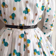 Cargar imagen en el visor de la galería, 1950s - Precious Atomic Hydrangeas Print Cotton Dress - W30 (76cm)
