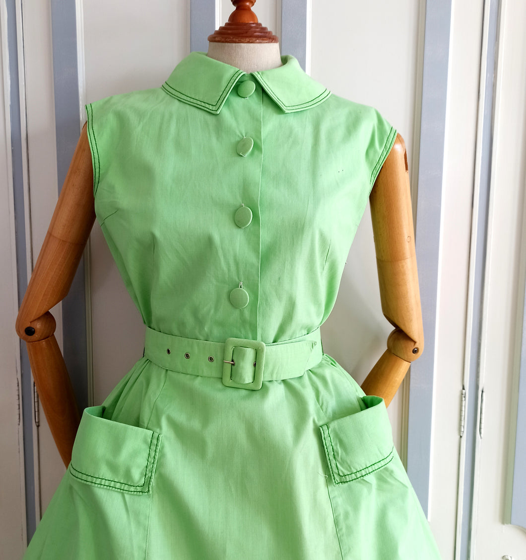 1950s 1960s - Marie Bonheur, Paris - Adorable Apple Green Dress - W27 (68cm)
