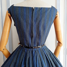 Cargar imagen en el visor de la galería, 1950s 1960s - Elle Erre, Italy - Beautiful Striped Cotton Dress - W27 (68cm)
