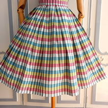 Load image into Gallery viewer, 1950s - Adorable Colorful Cotton Dress - W25 (64cm)
