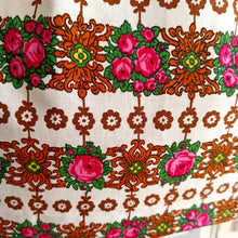 Cargar imagen en el visor de la galería, 1950s 1960s - Adorable Rose Garden Print Dress - W28 (70cm)
