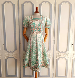 1930s 1940s - Adorable Organic Puff Shoulders Dress - W29 (74cm)