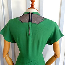 Charger l&#39;image dans la galerie, 1930s 1940s - Stunning Green Gabardine Wool Dress - W32 (82cm)
