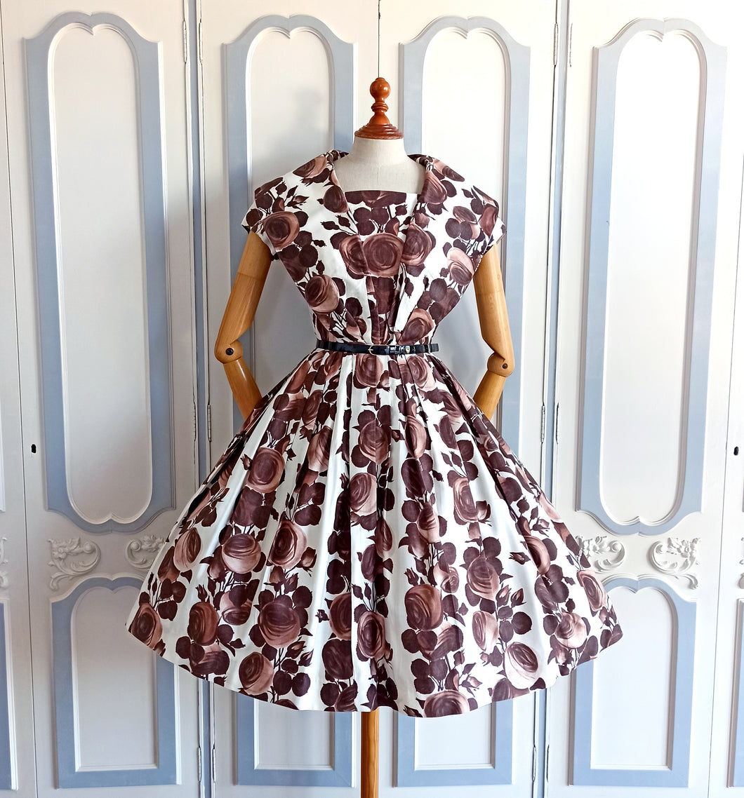 1950s 1960s - Spectacular Brown Roses Cotton Dress - W27 (68cm)