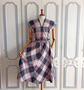 1940s 1950s - Adorable Front Zipper Pink & Black Cotton Dress - W29 (74cm)