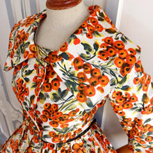 Laden Sie das Bild in den Galerie-Viewer, 1950s  - Stunning 2pc Floral Bolero Jacket Dress - W24 (62cm)
