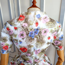 Charger l&#39;image dans la galerie, 1950s  - Marvelous 2pc Floral Bolero Jacket Nylon Dress - W27 (68cm)
