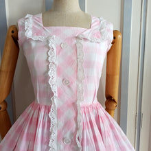 Cargar imagen en el visor de la galería, 1950s  1960s - Adorable Pink Plaid Cotton Lace Dress - W27 (68cm)
