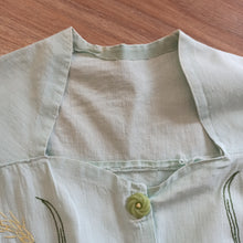 Cargar imagen en el visor de la galería, 1940s - Adorable Mint Green Embroidery Linen Dress - W27.5 (70cm)
