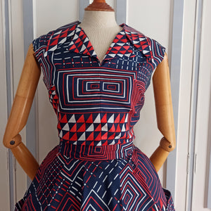 1970s Does 1950s - PARIS -  Amazing Geometric Pockets Dress - W28 (72cm)