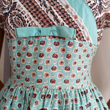 Laden Sie das Bild in den Galerie-Viewer, 1940s 1950s - Precious Turquoise Buckle Back Dress - W27.5 (70cm)
